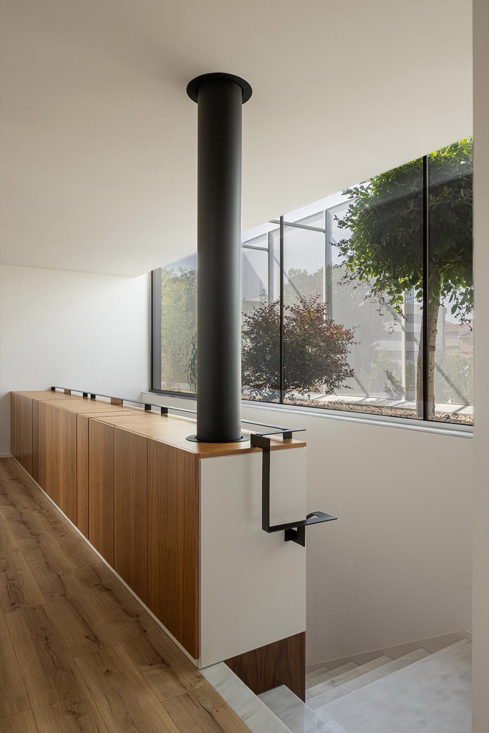 Minimalist White House by Arquitetura501