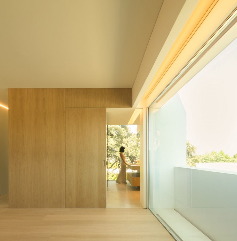 VILLA LAGO LA MORALEJA by FRAN SILVESTRE ARQUITECTOS