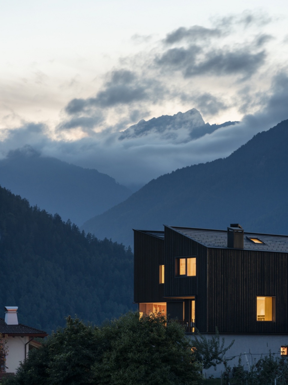 Hometown House by MoDusArchitects