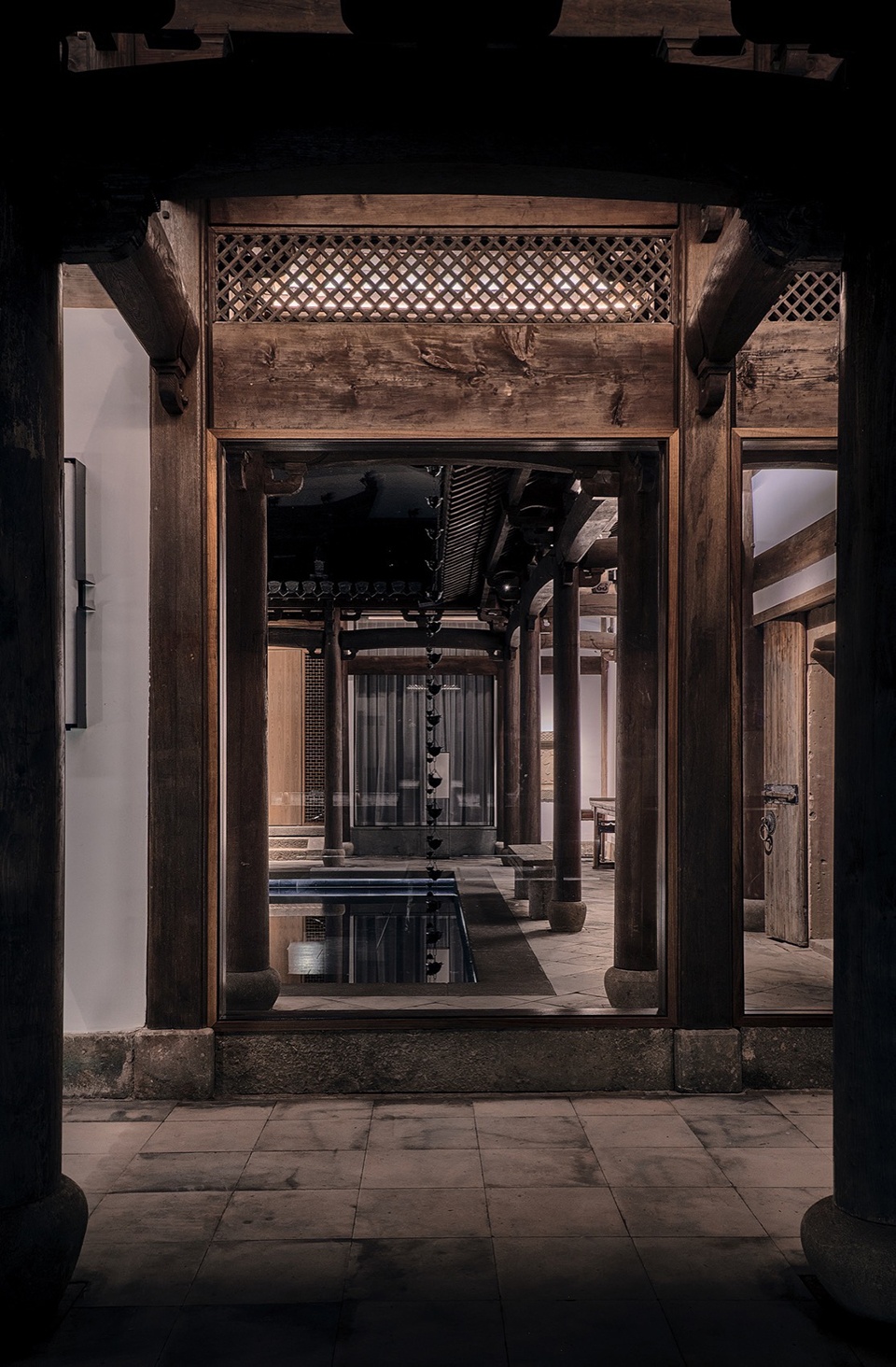 HUANGSHAN MISTYRAIN RESORT HOTEL by SEEKING IN THE DREAM RESTING BY THE WATER