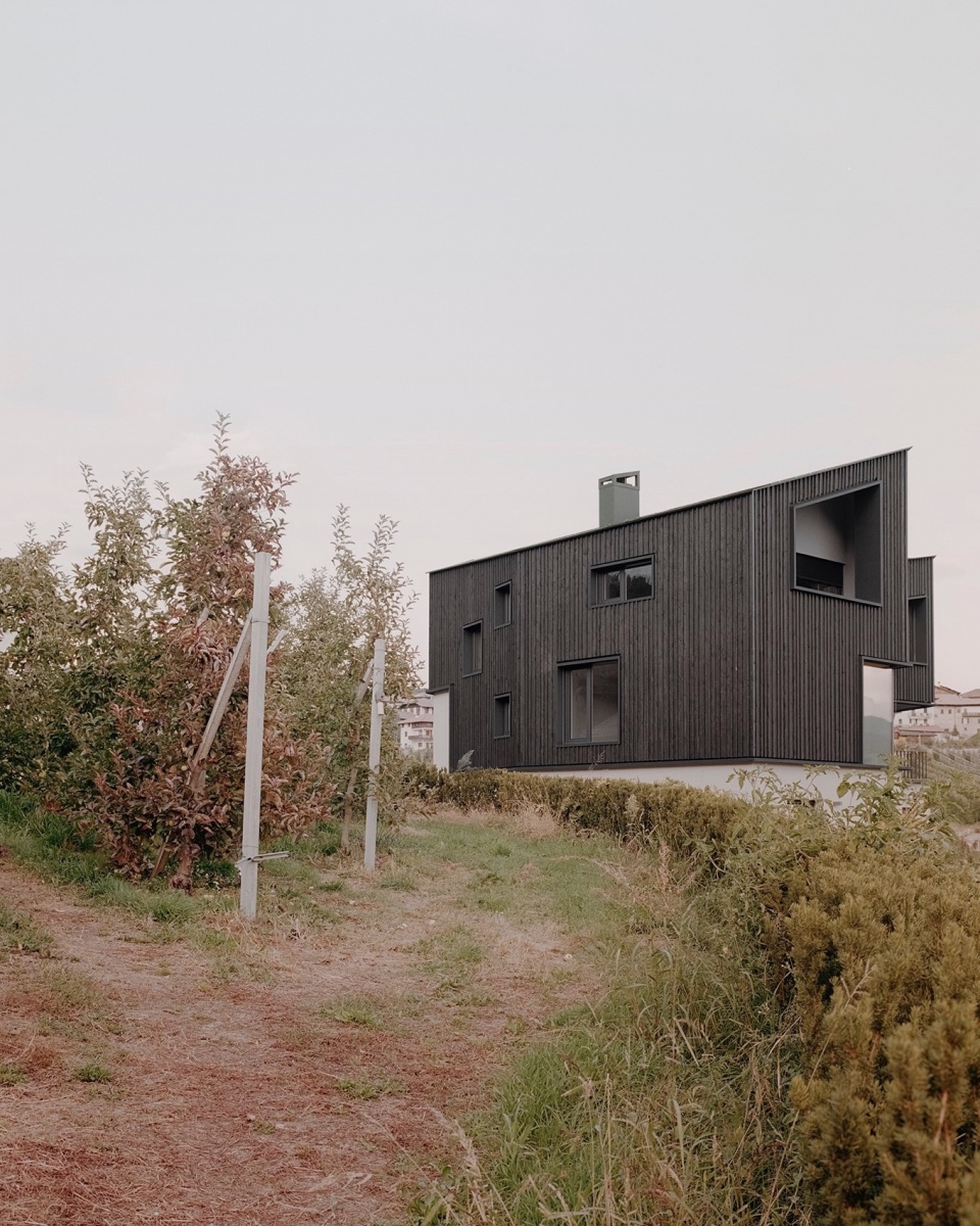 Hometown House by MoDusArchitects