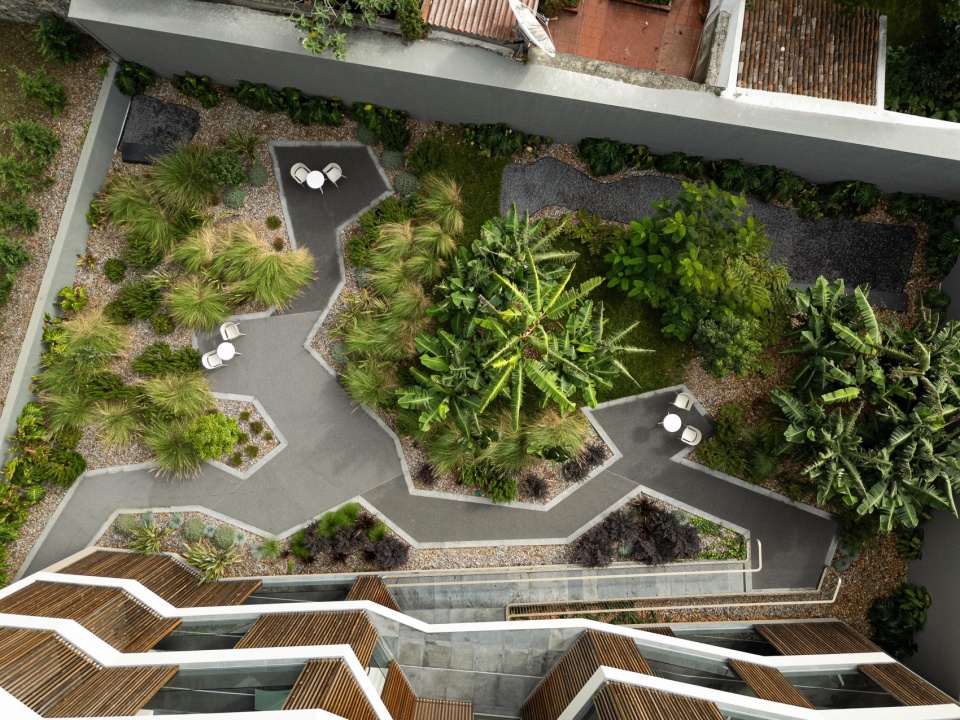 ERNESTO DO CANTO by BOX arquitectos