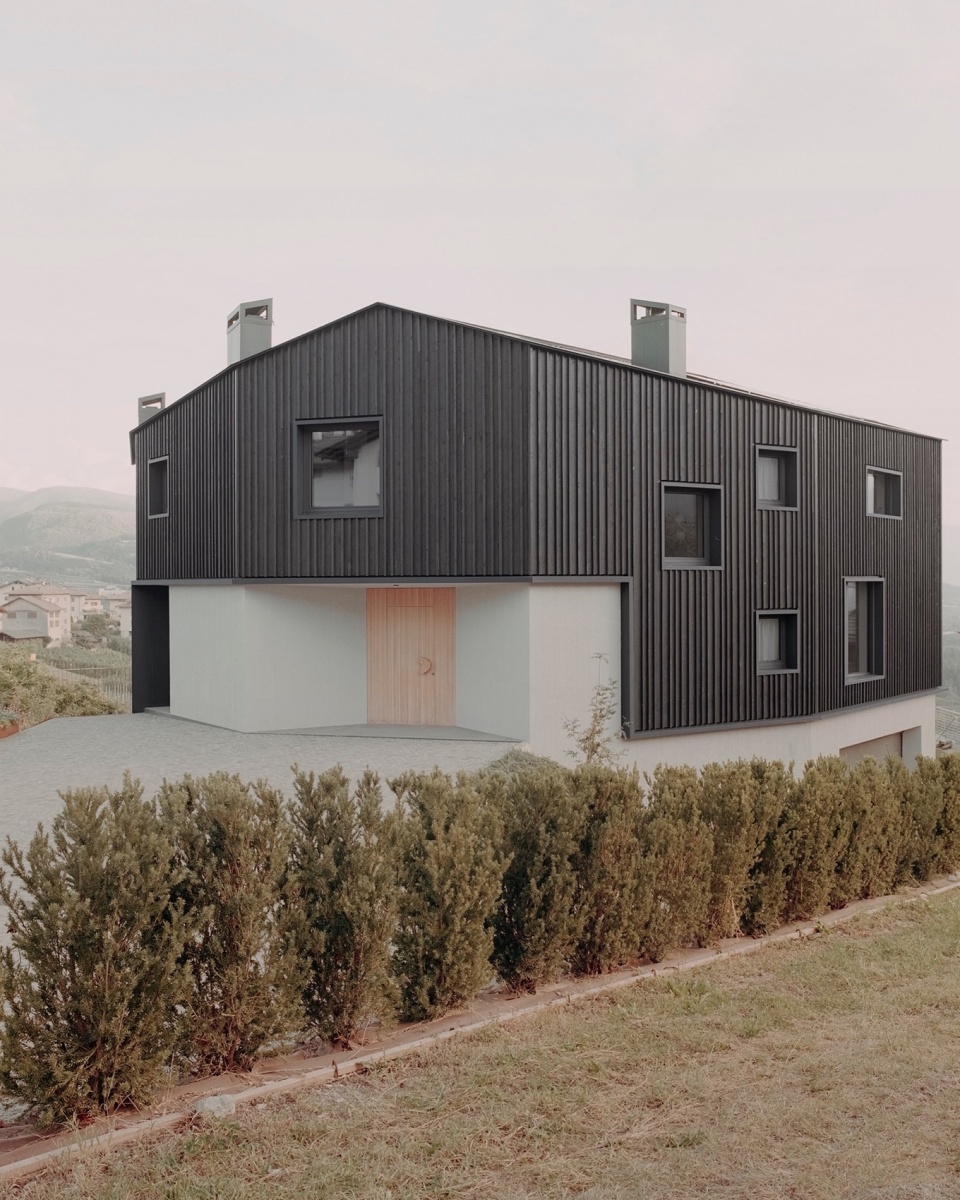 Hometown House by MoDusArchitects