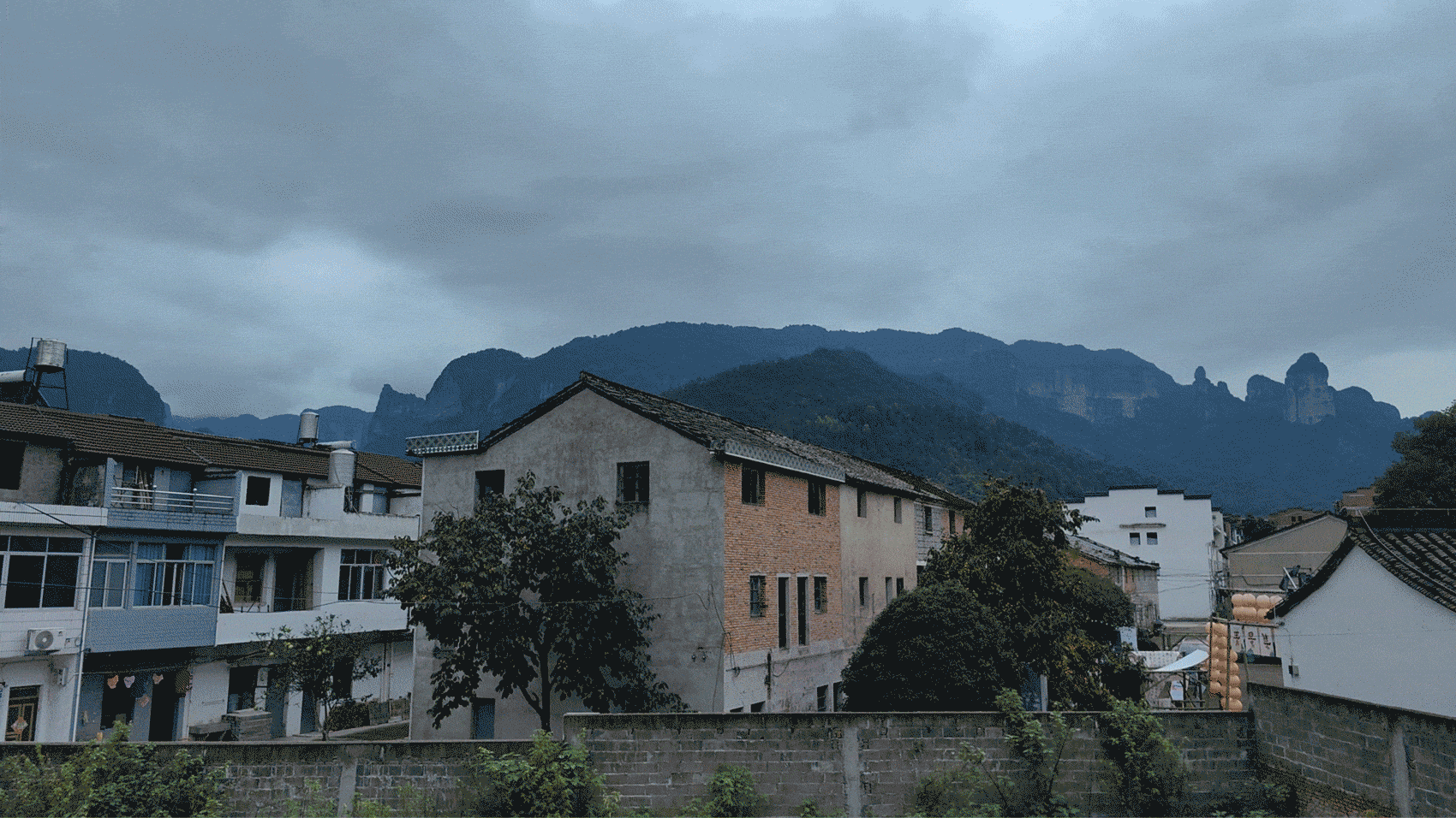 Xianjing Village Qingyi Lodge by HsuDu Architects
