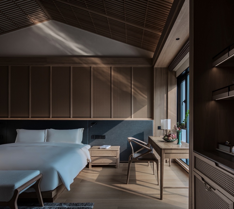 HUANGSHAN MISTYRAIN RESORT HOTEL by SEEKING IN THE DREAM RESTING BY THE WATER