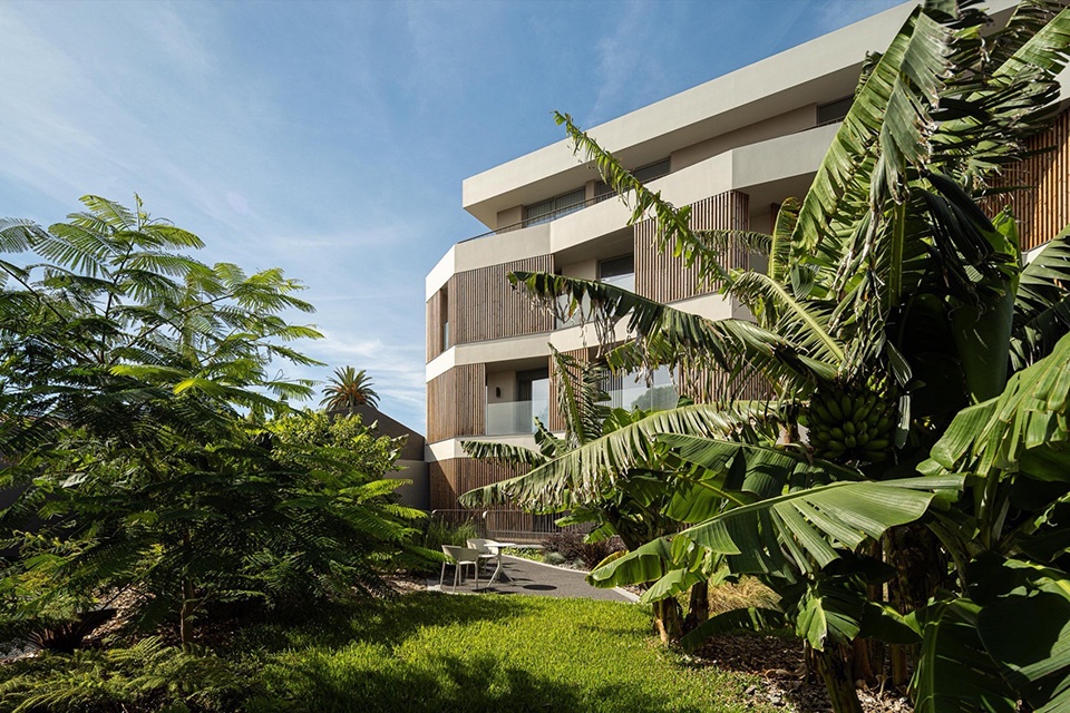 ERNESTO DO CANTO by BOX arquitectos