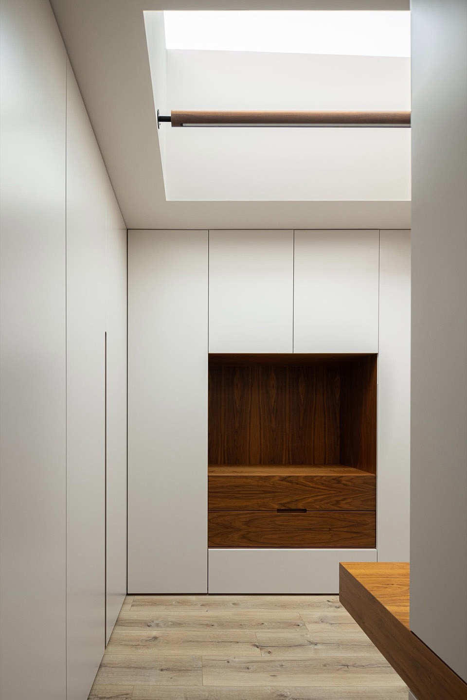 Minimalist White House by Arquitetura501