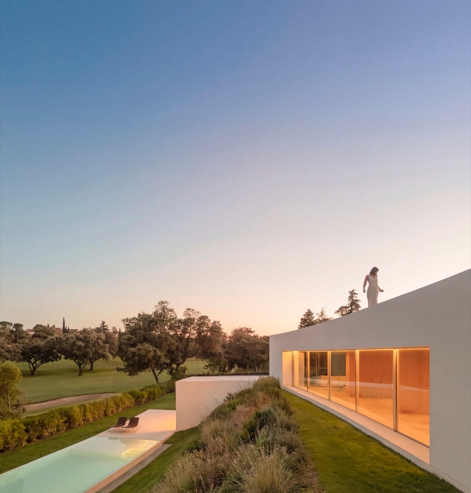 VILLA LAGO LA MORALEJA by FRAN SILVESTRE ARQUITECTOS