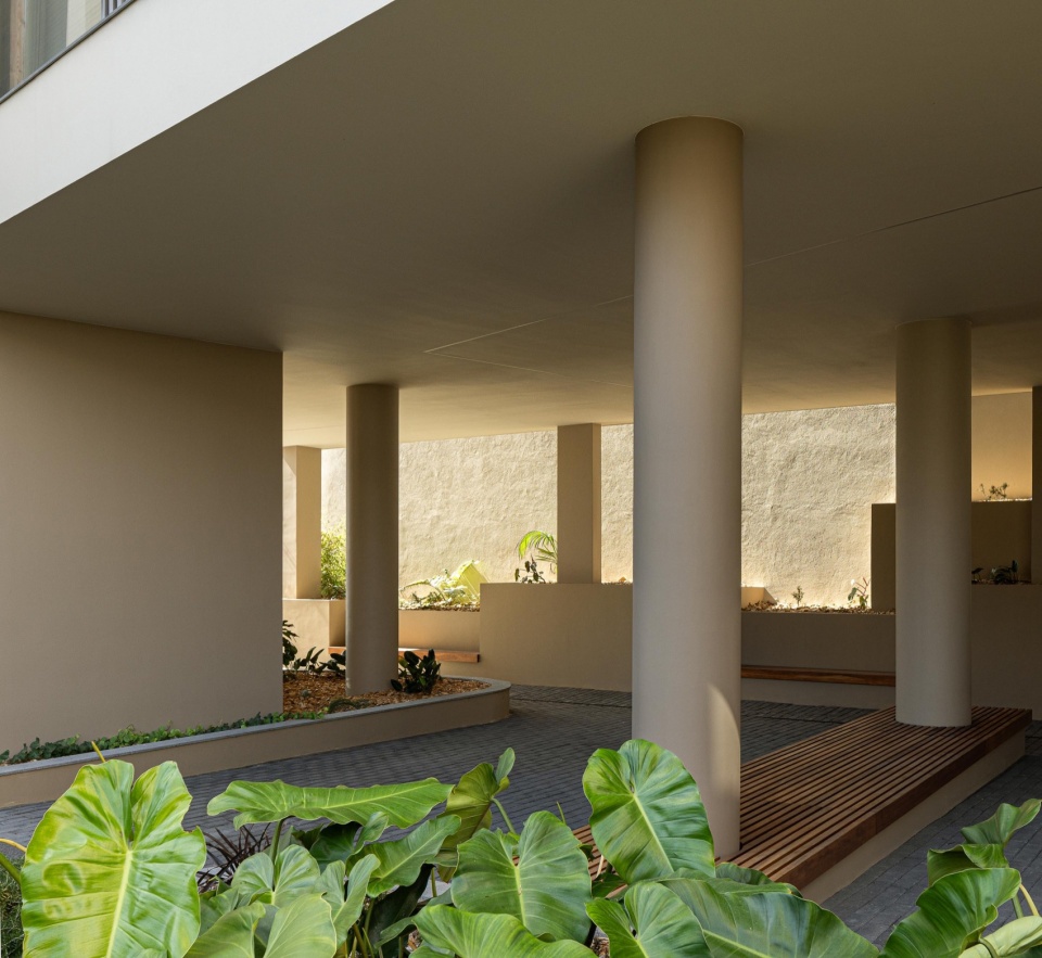 ERNESTO DO CANTO by BOX arquitectos
