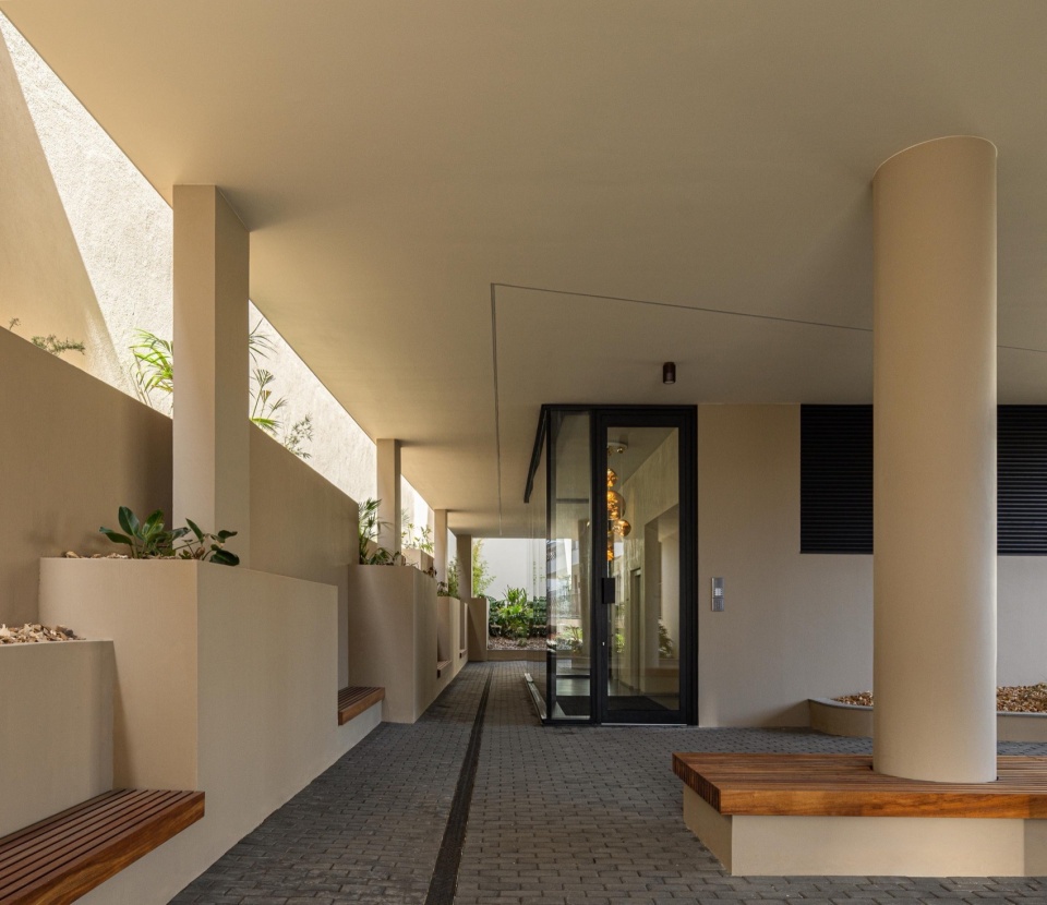 ERNESTO DO CANTO by BOX arquitectos