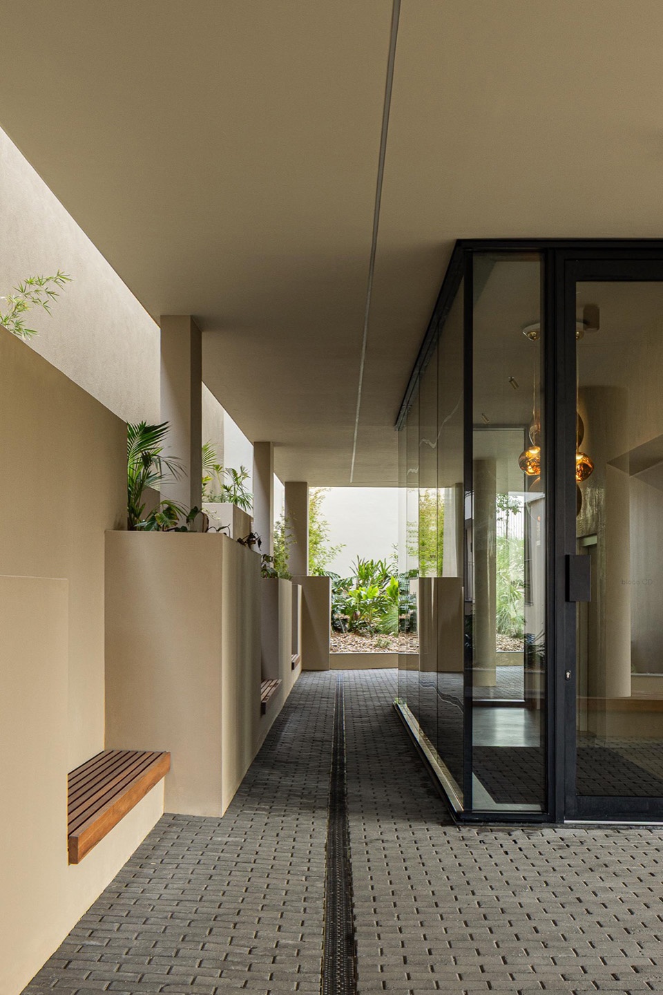 ERNESTO DO CANTO by BOX arquitectos
