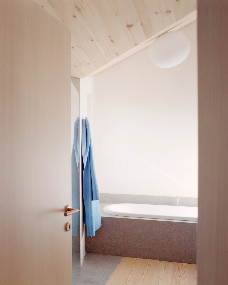 Hometown House by MoDusArchitects ajc