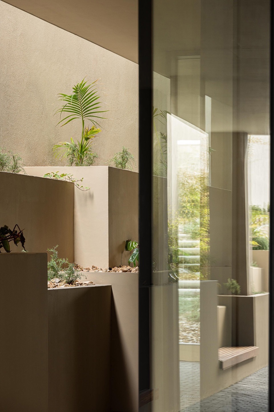 ERNESTO DO CANTO by BOX arquitectos