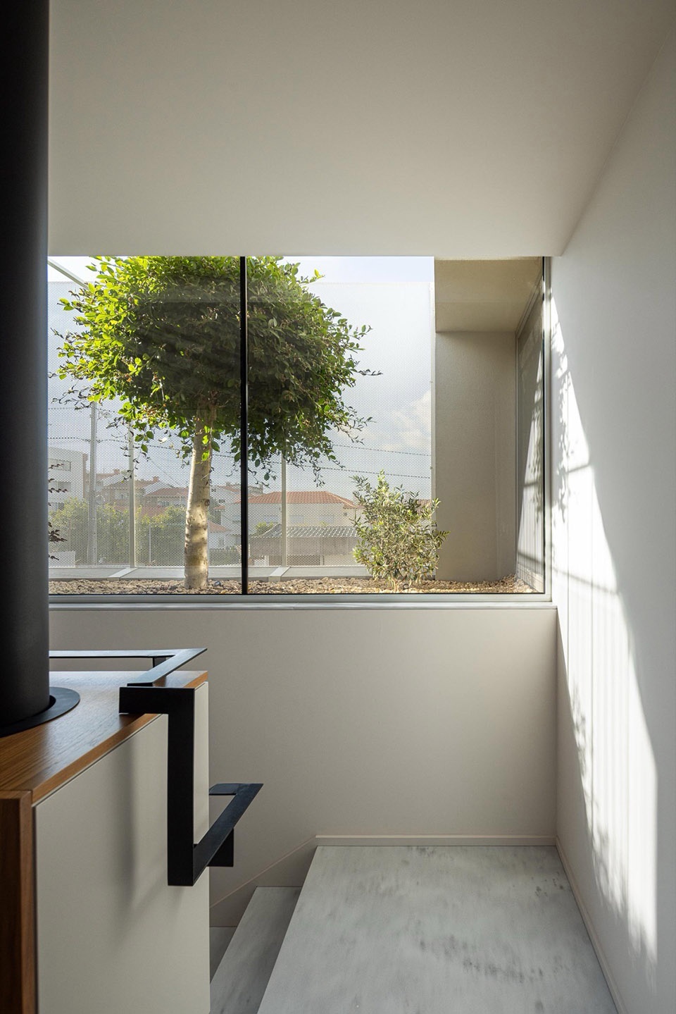 Minimalist White House by Arquitetura501