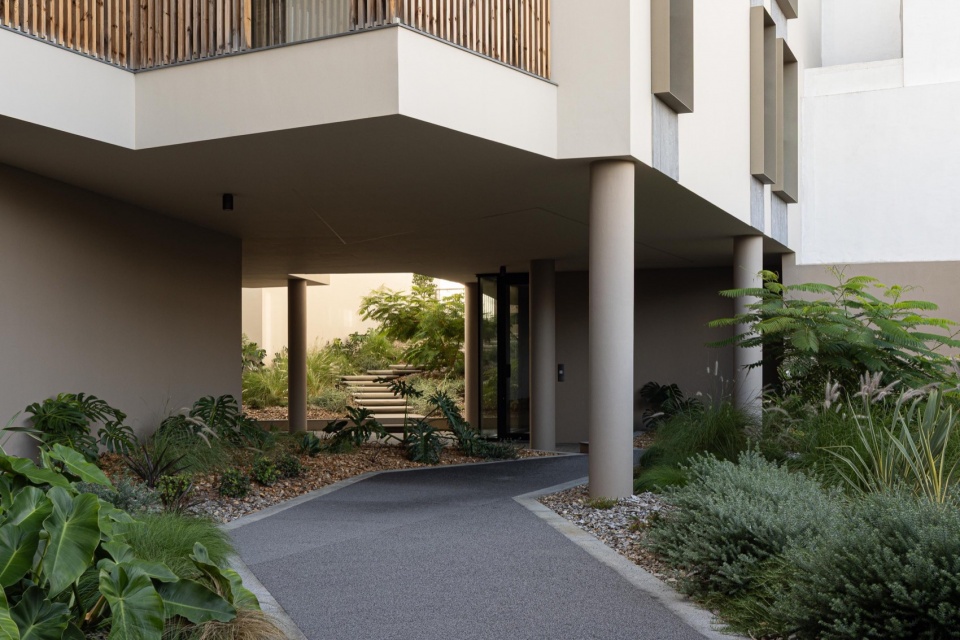 ERNESTO DO CANTO by BOX arquitectos