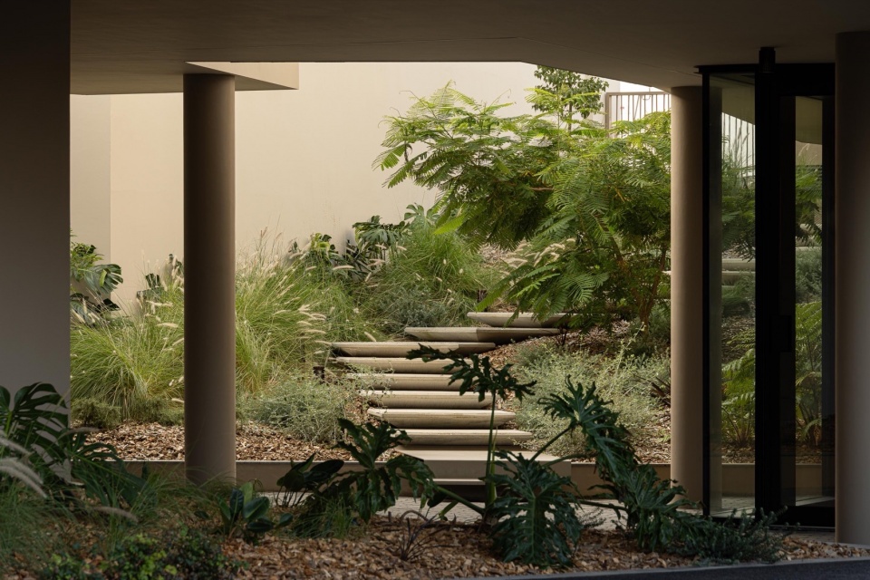 ERNESTO DO CANTO by BOX arquitectos