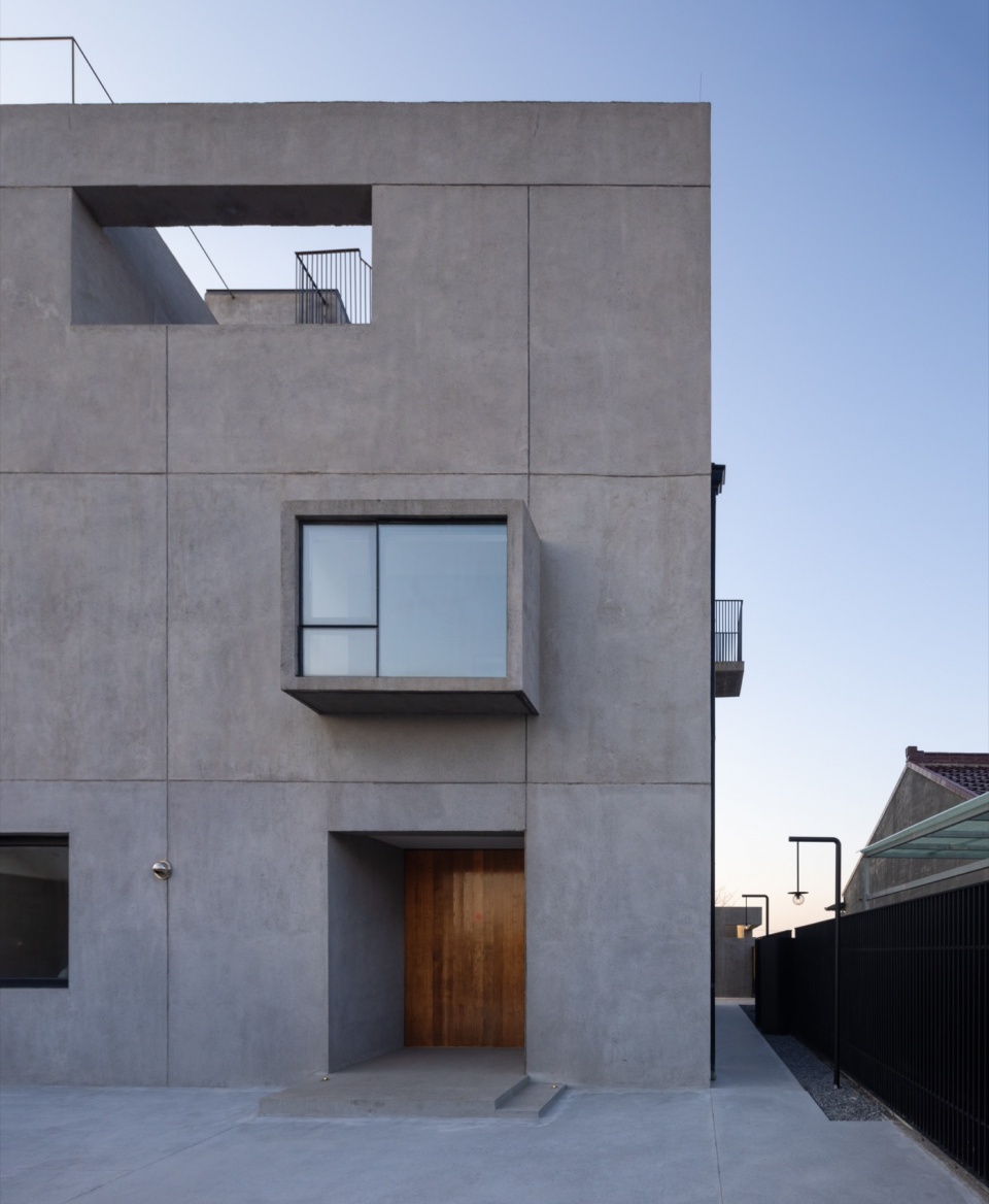 east courtyard by benzhe architecture design