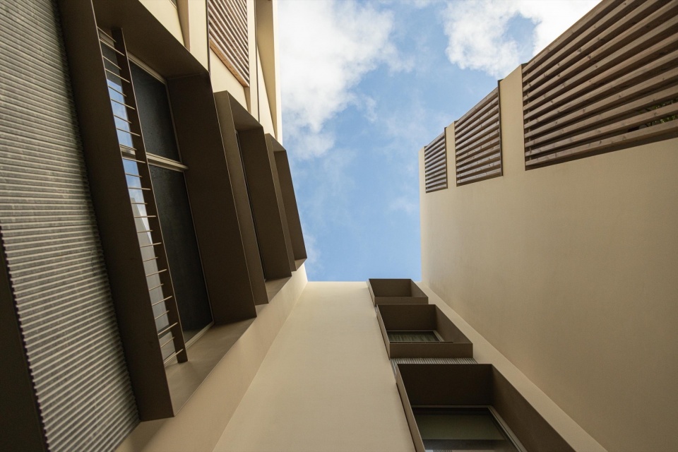 ERNESTO DO CANTO by BOX arquitectos