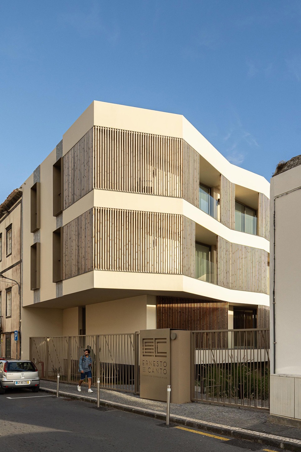 ERNESTO DO CANTO by BOX arquitectos