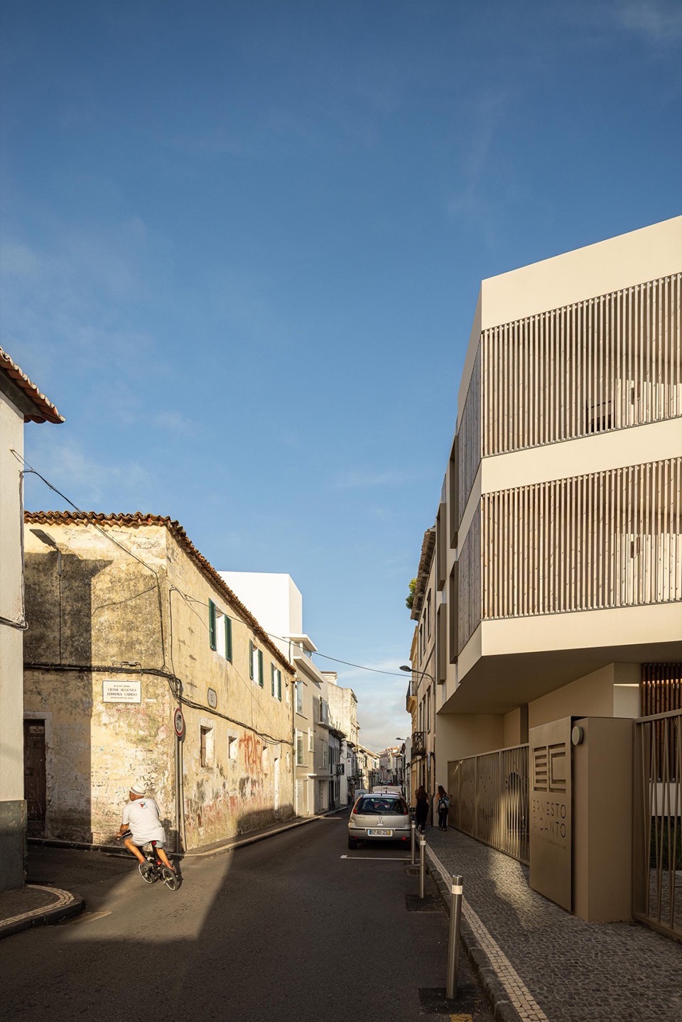 ERNESTO DO CANTO by BOX arquitectos
