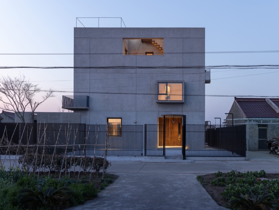 east courtyard by benzhe architecture design