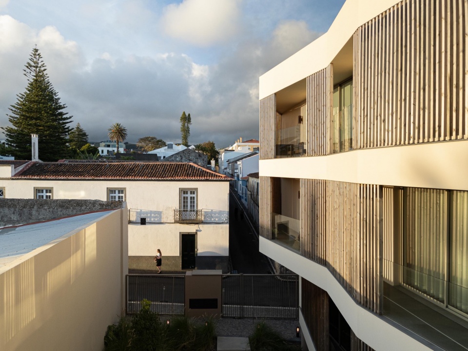 ERNESTO DO CANTO by BOX arquitectos