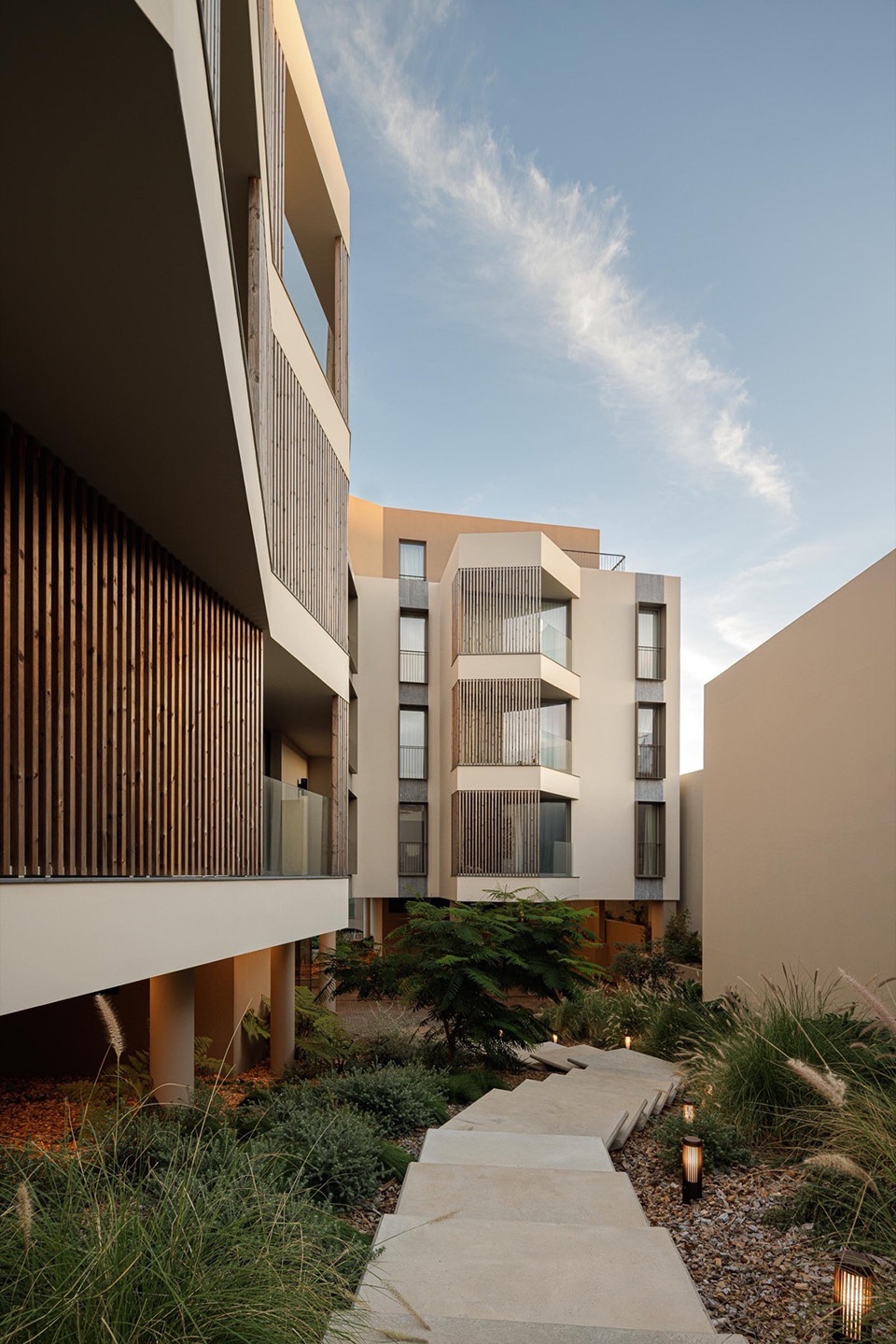 ERNESTO DO CANTO by BOX arquitectos