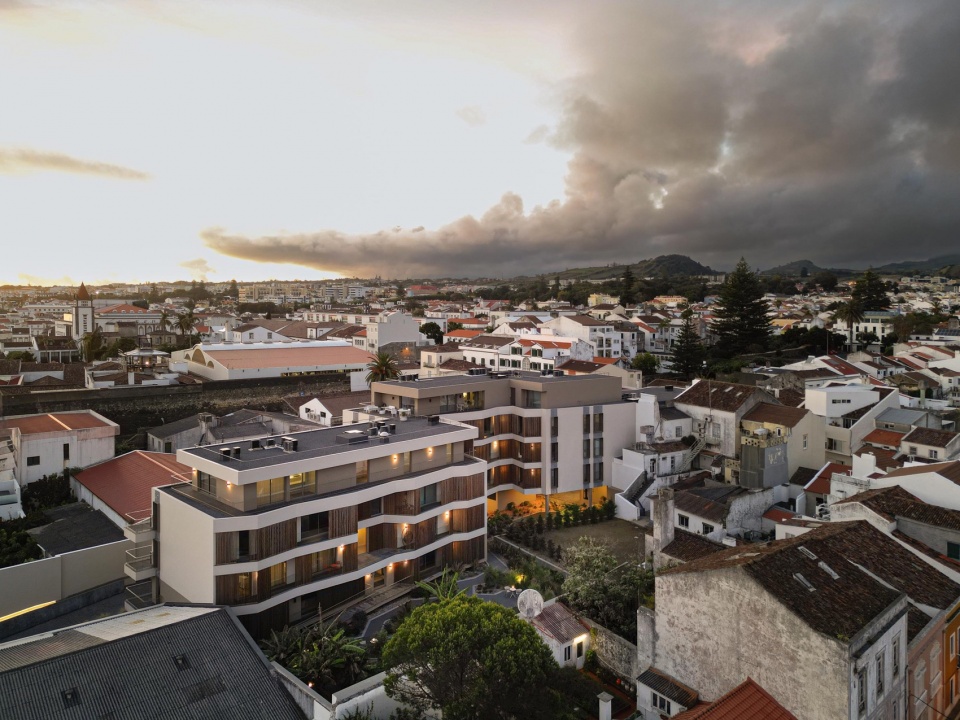 ERNESTO DO CANTO by BOX arquitectos