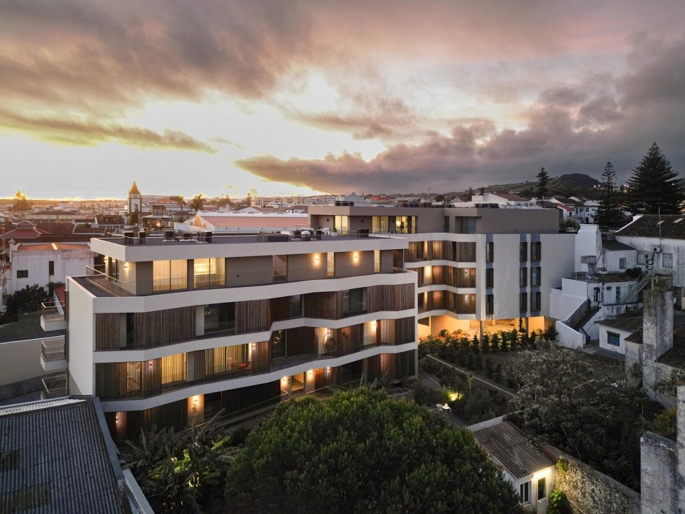ERNESTO DO CANTO by BOX arquitectos