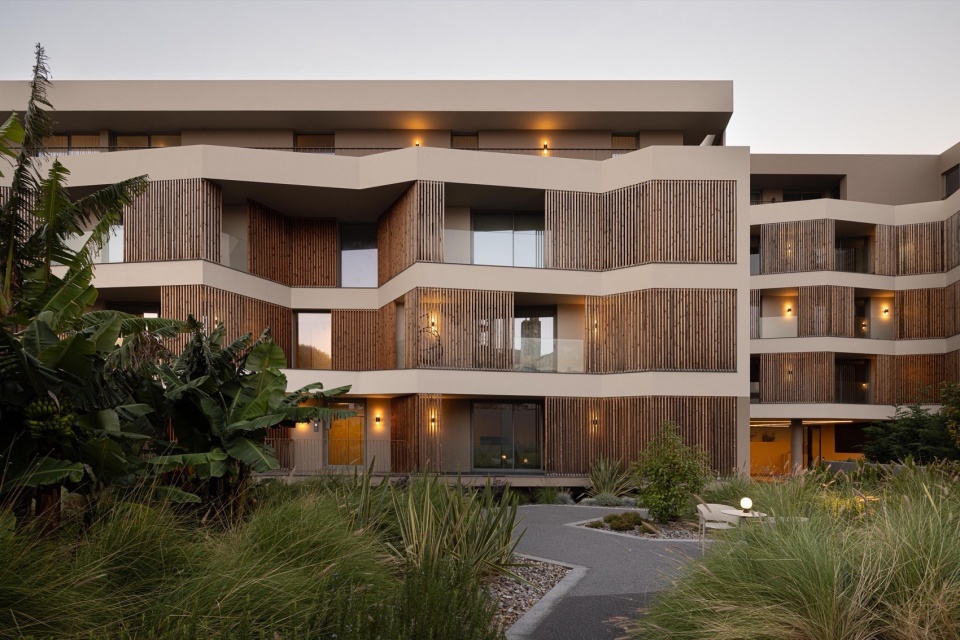 ERNESTO DO CANTO by BOX arquitectos