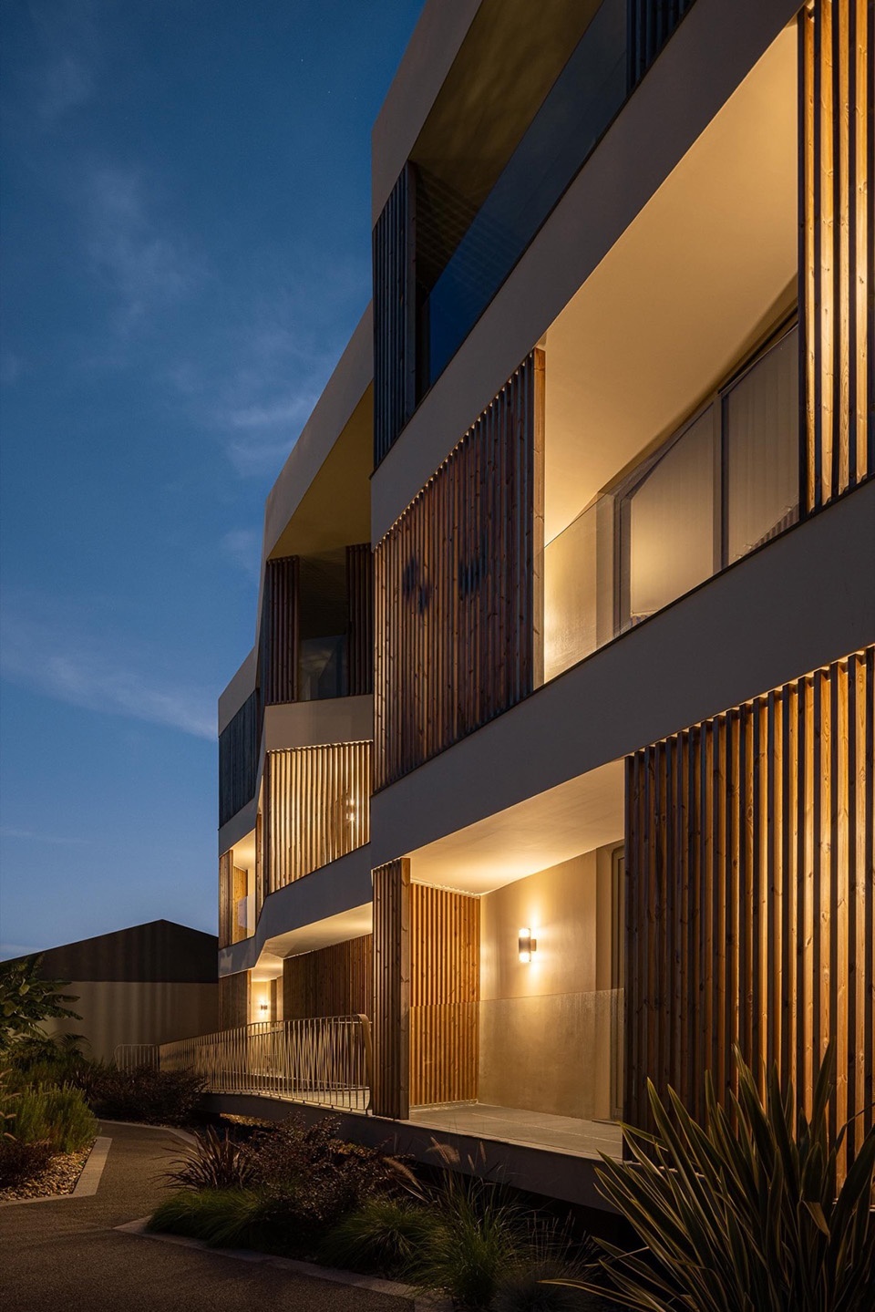 ERNESTO DO CANTO by BOX arquitectos