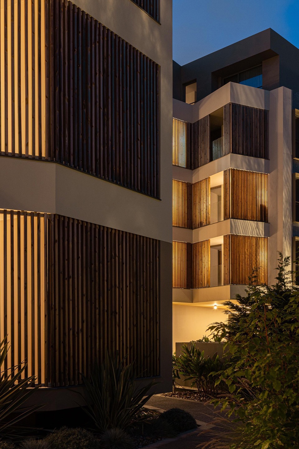 ERNESTO DO CANTO by BOX arquitectos