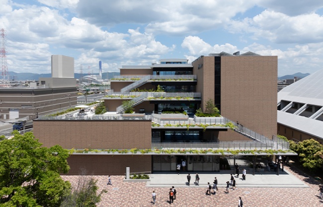 阪南大学新4号楼，大阪 / 日建设计