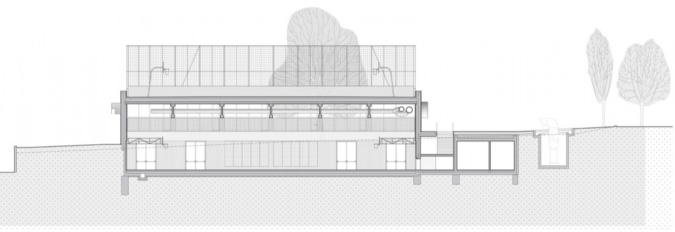 LONGITUDINAL SECTION HALL © BAKYTA architekti