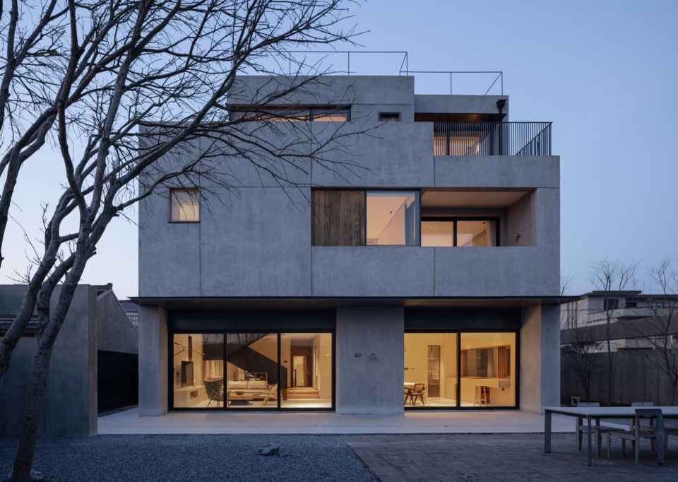 east courtyard by benzhe architecture design