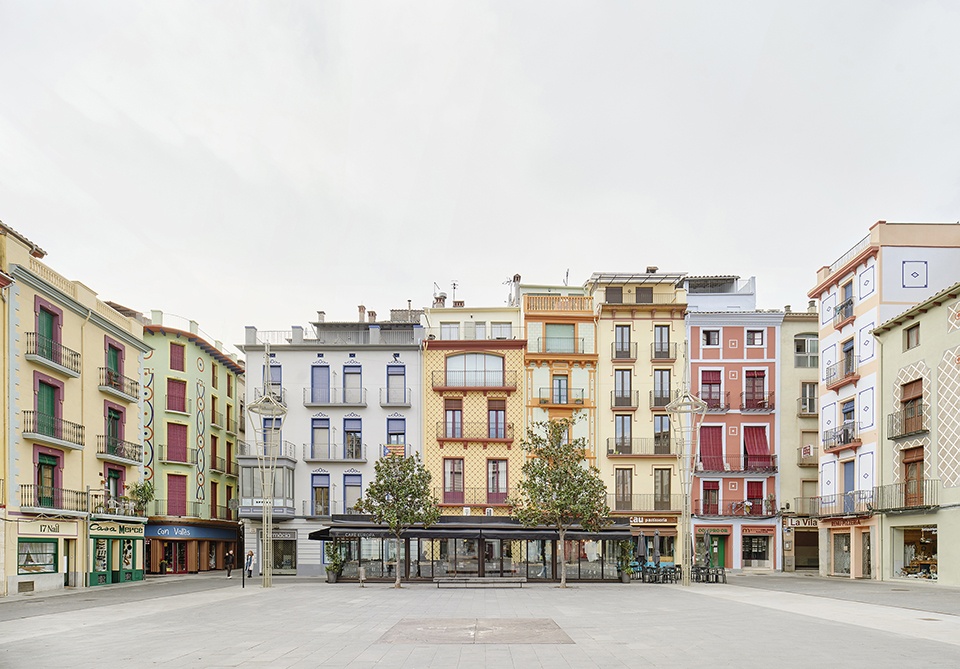 1 © José Hevia