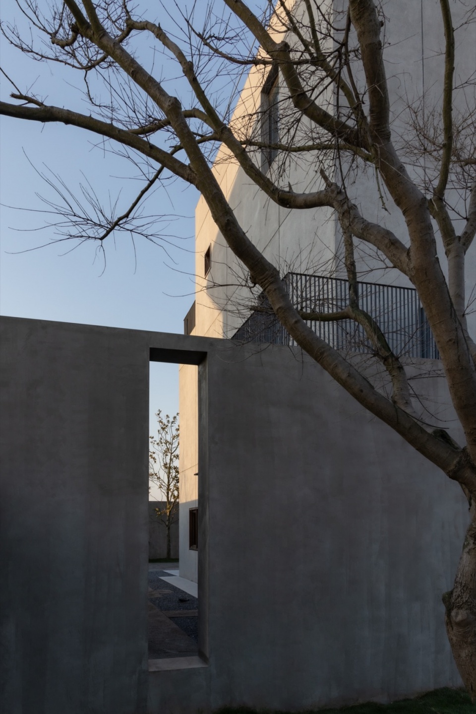 east courtyard by benzhe architecture design