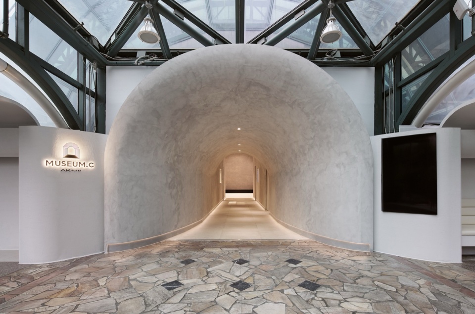 AK PLAZA MUSEUM C by Indiesalon