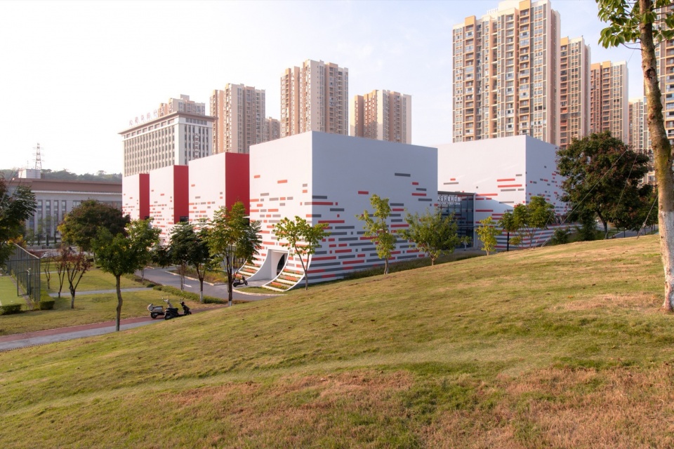 Li Xuerui Public Fitness Center by Welive Architects