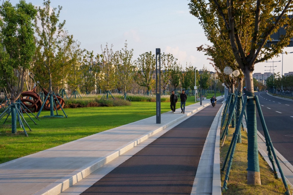 Landscape Enhancement Along Linghu Avenue in Wuxi by MYP INC