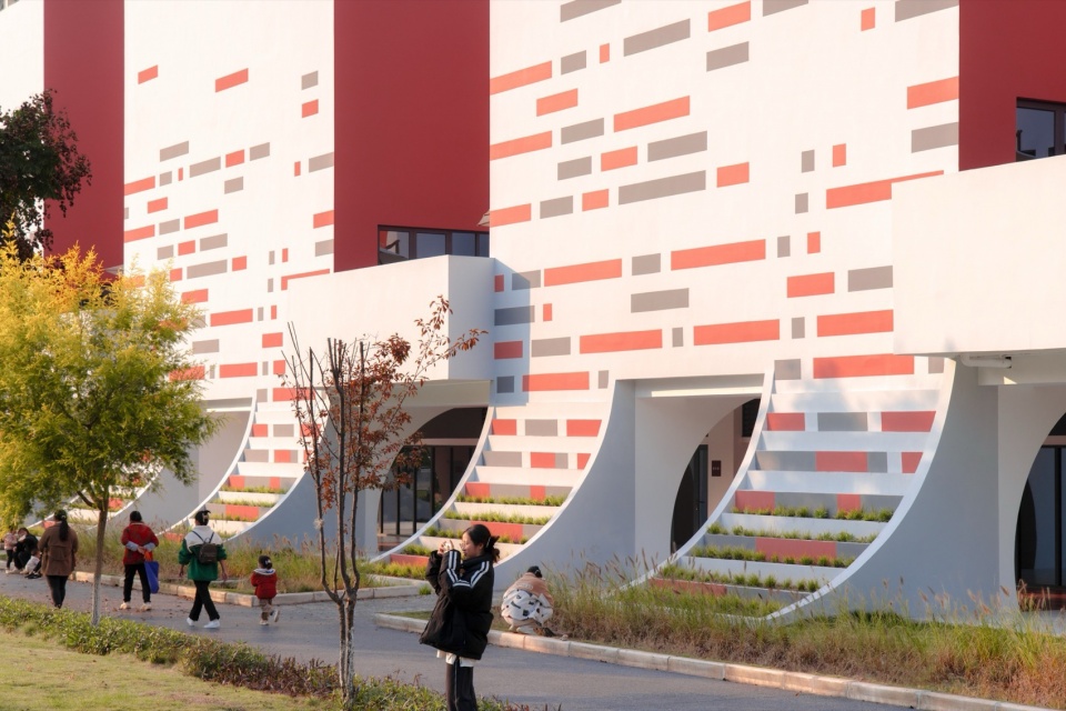 Li Xuerui Public Fitness Center by Welive Architects