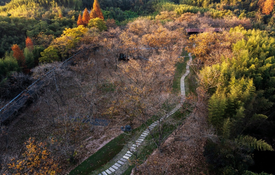 chestnut grove courtyard at the foot of gaofeng chansi monastery by parallect design