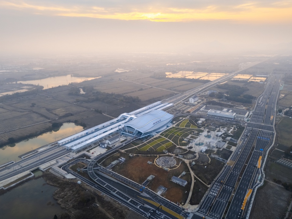 huzhou east station by central south architectural design institute co ltd
