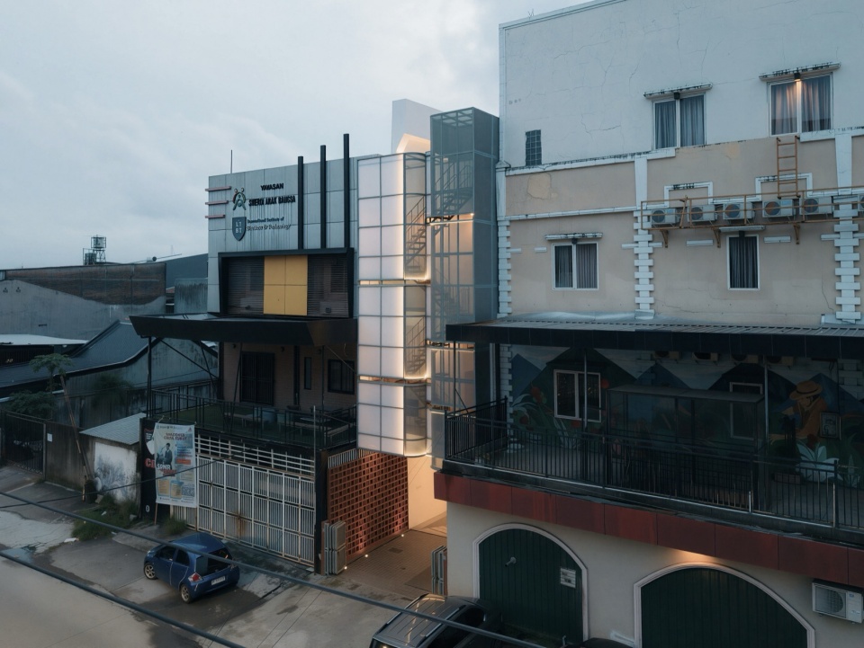 AVIRA Co Living by MIV Architects