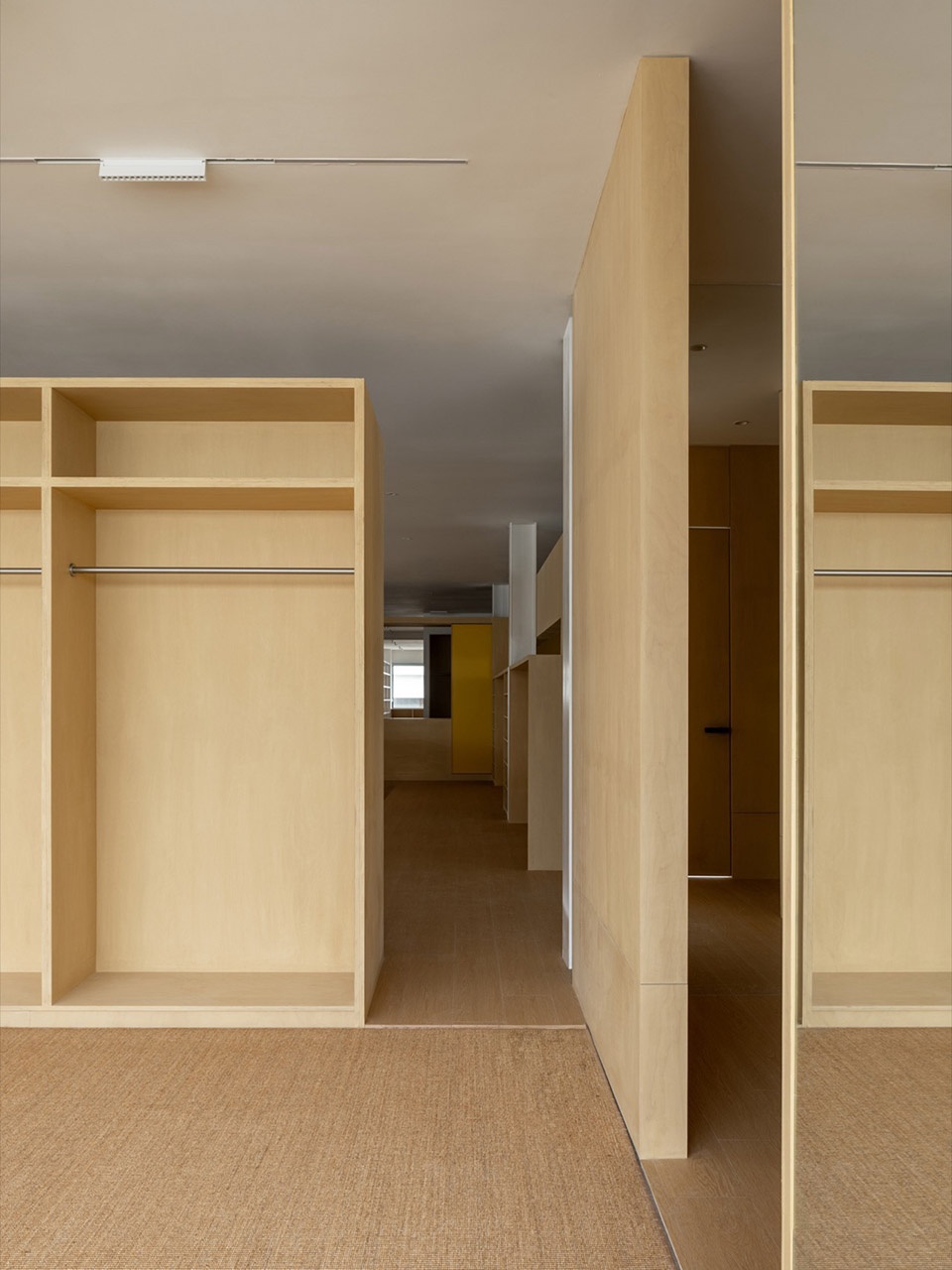 Heyi office by DEPARTURE DESIGN STUDIO