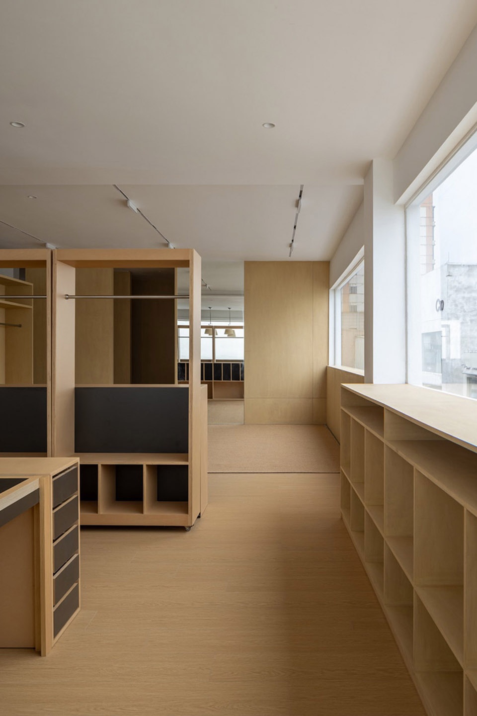 Heyi office by DEPARTURE DESIGN STUDIO 1lv