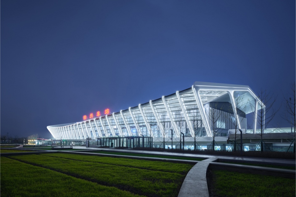 huzhou east station by central south architectural design institute co ltd