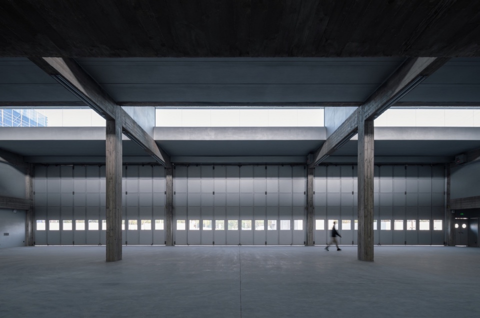 Kunshan Yuanfeng Road Fire Station by genarchitects