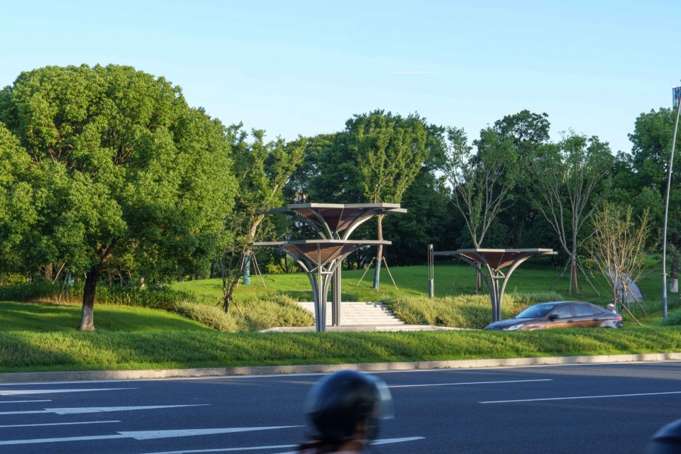 Landscape Enhancement Along Linghu Avenue in Wuxi by MYP INC