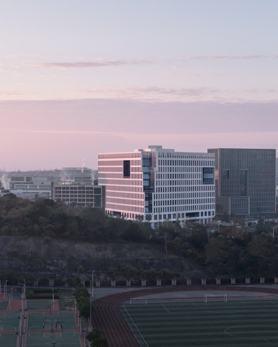 Xingsha Industrial Base Free Trade Headquarters Building by Leeko Architects